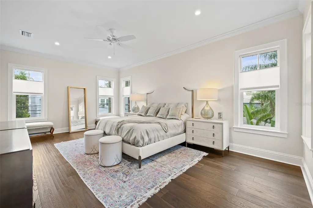 319 12th Avenue NE St Petersburg FL 33701
