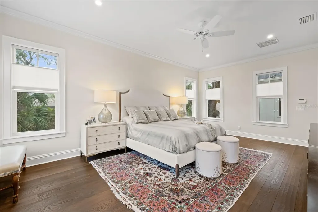 319 12th Avenue NE St Petersburg FL 33701