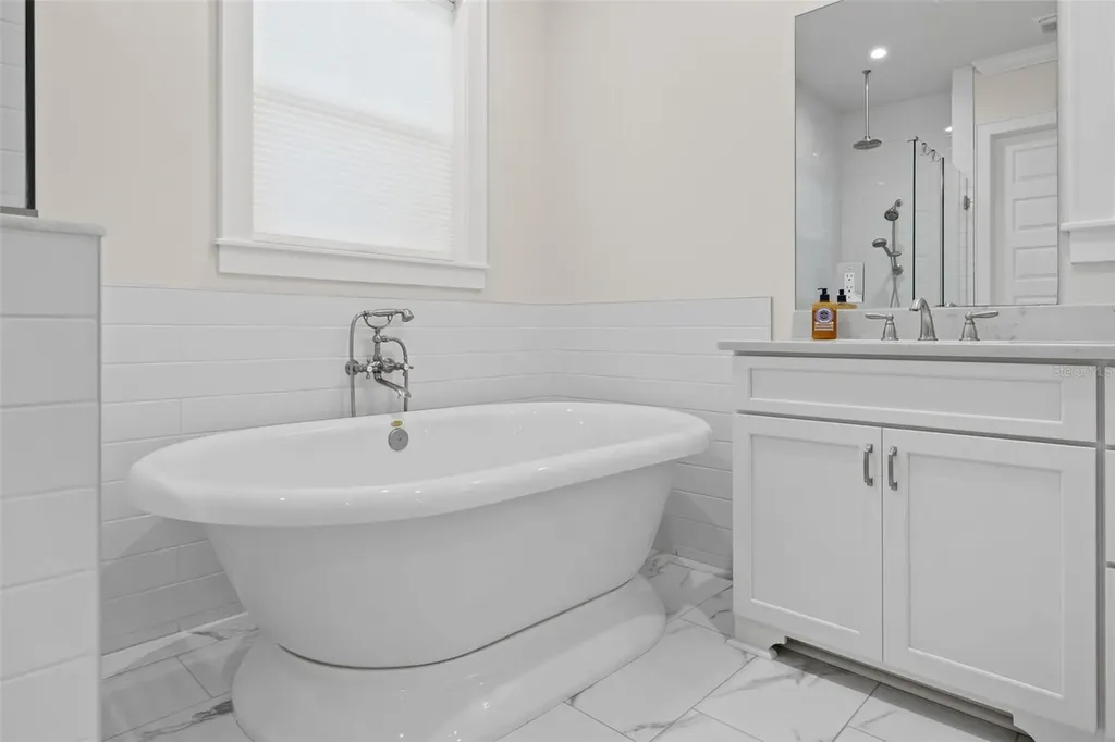 319 12th Avenue NE St Petersburg FL 33701