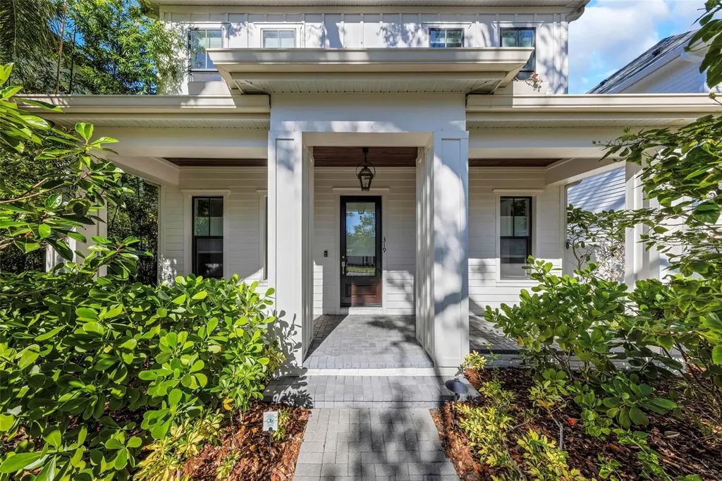 319 12th Avenue NE St Petersburg FL 33701