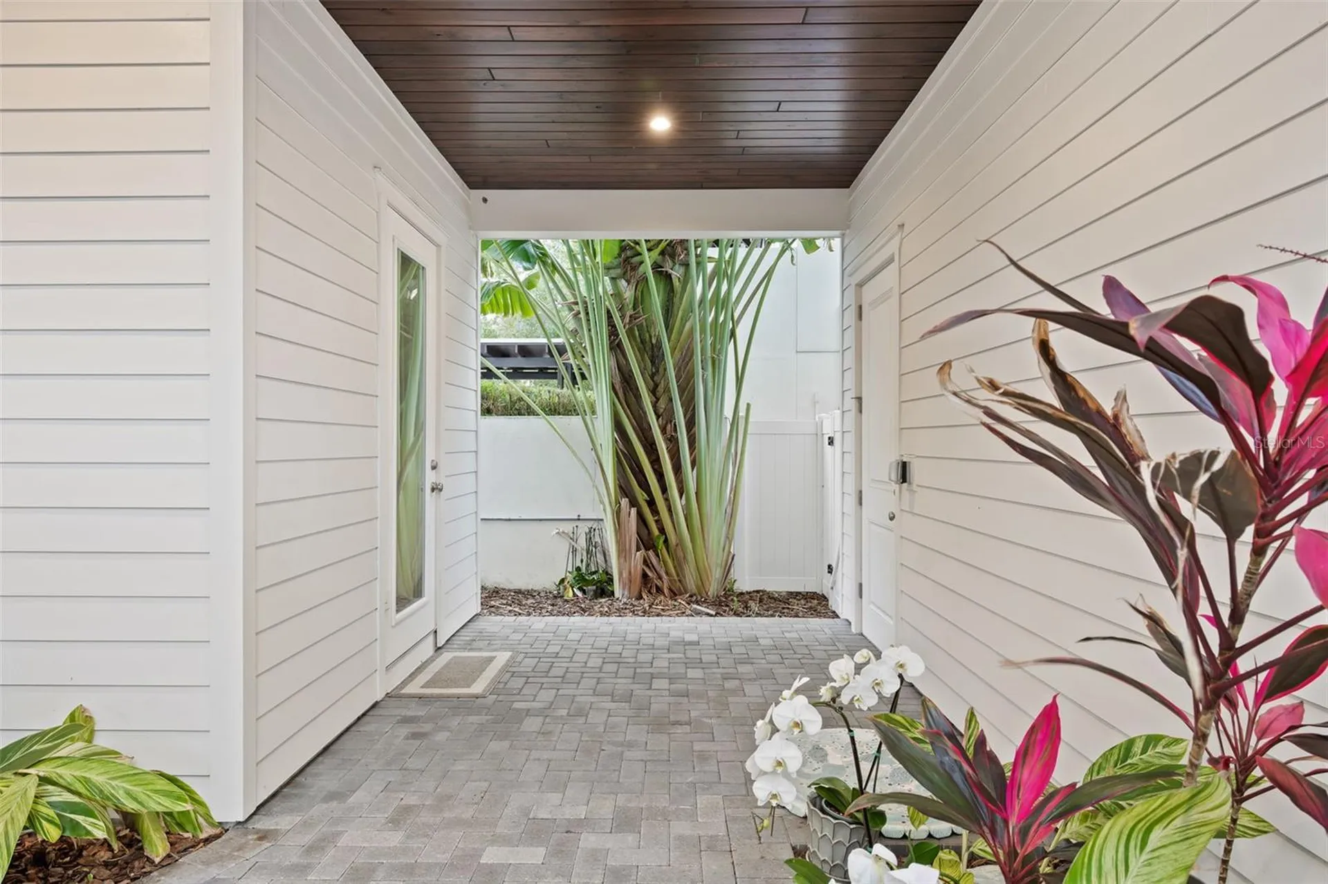 319 12th Avenue NE St Petersburg FL 33701