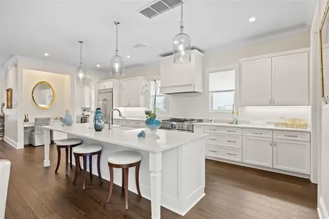 319 12th Avenue NE St Petersburg FL 33701