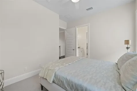 319 12th Avenue NE St Petersburg FL 33701
