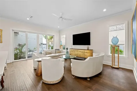319 12th Avenue NE St Petersburg FL 33701