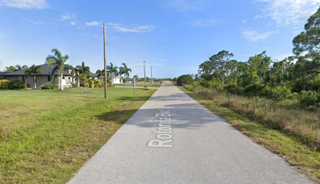 285 Rotonda Boulevard S Rotonda West FL 33947