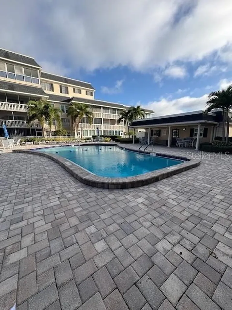 147 Bluff View Drive Belleair Bluffs FL 33770