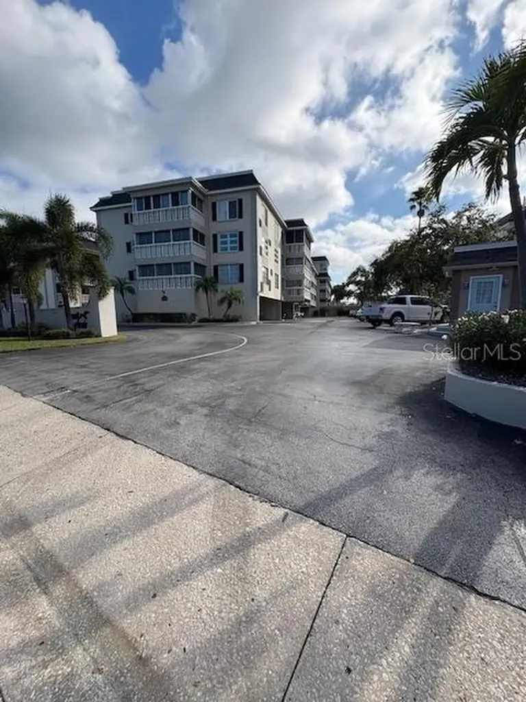 147 Bluff View Drive Belleair Bluffs FL 33770