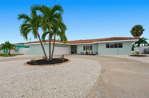 1391 Sea Gull Drive S St Petersburg FL 33707