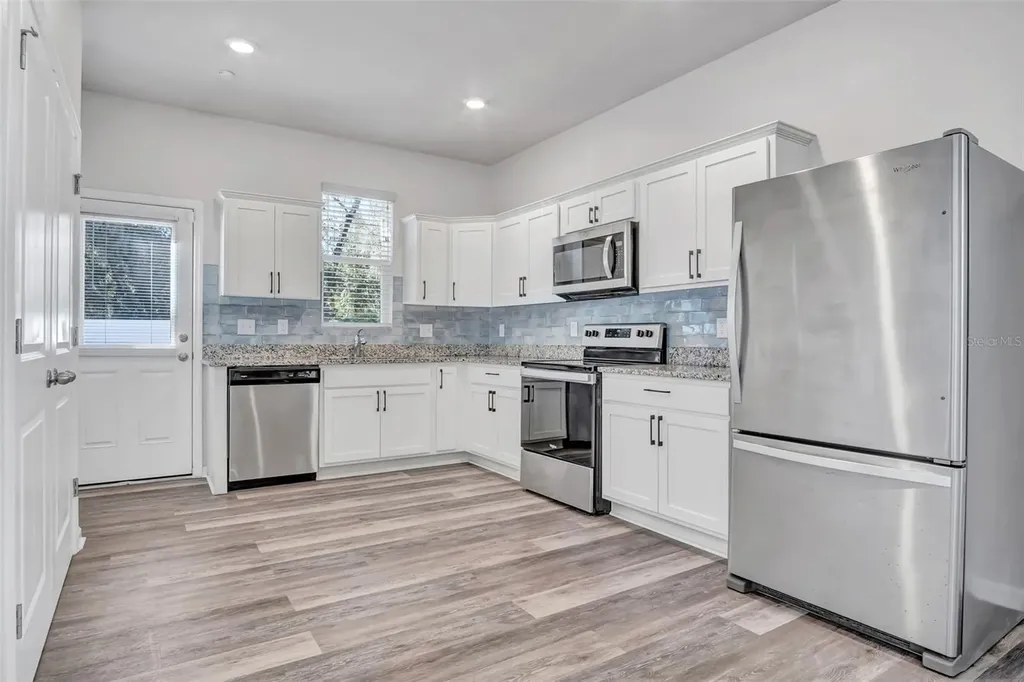 1096 Cades Cove Way Deland FL 32720