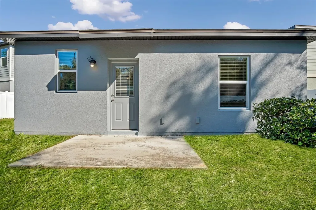 1096 Cades Cove Way Deland FL 32720