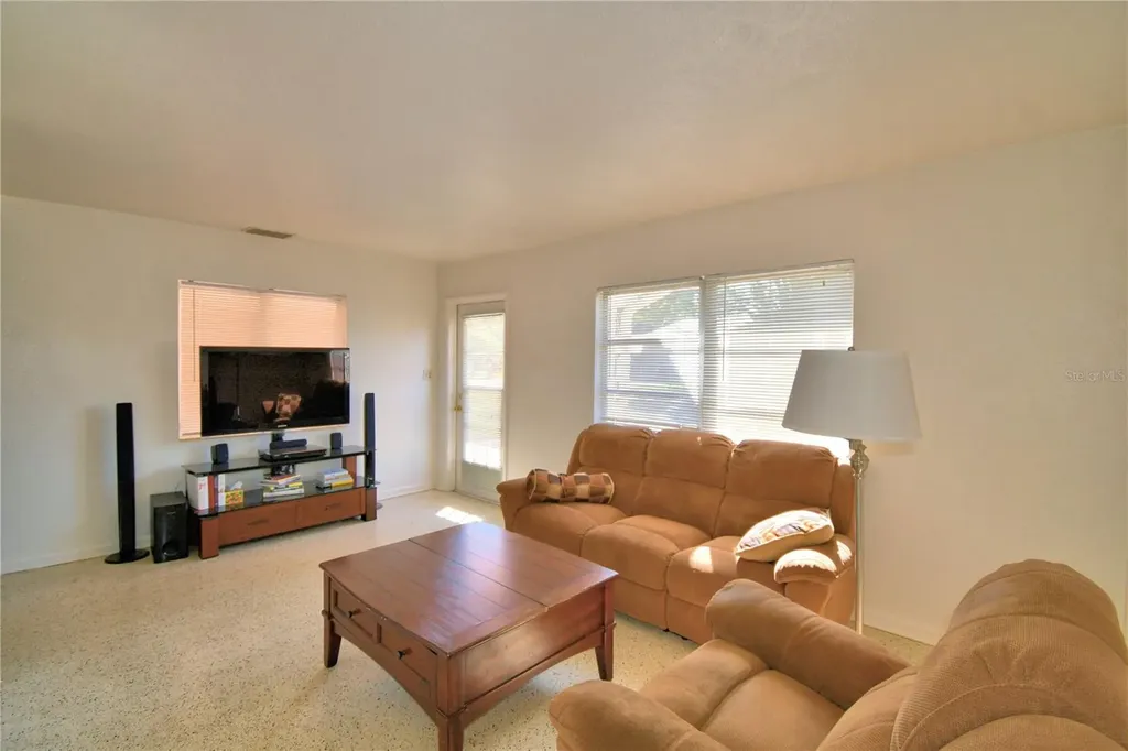 105 Maxcy Lane Frostproof FL 33843