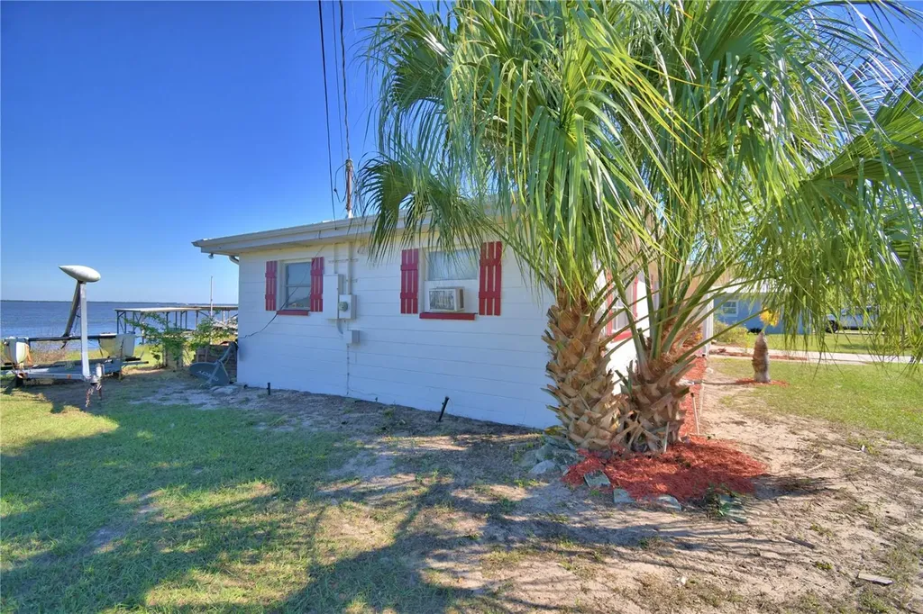 105 Maxcy Lane Frostproof FL 33843