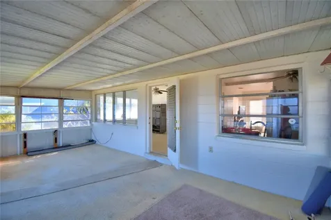 105 Maxcy Lane Frostproof FL 33843