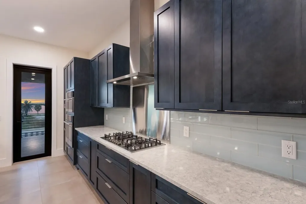 569 Rountree Drive Longboat Key FL 34228