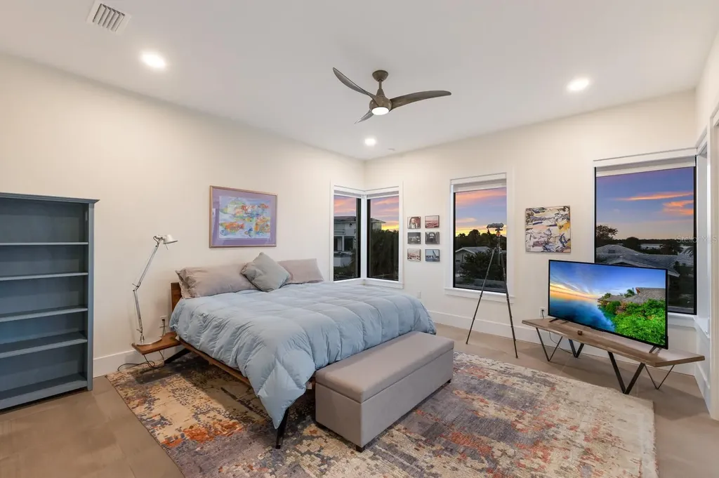 569 Rountree Drive Longboat Key FL 34228