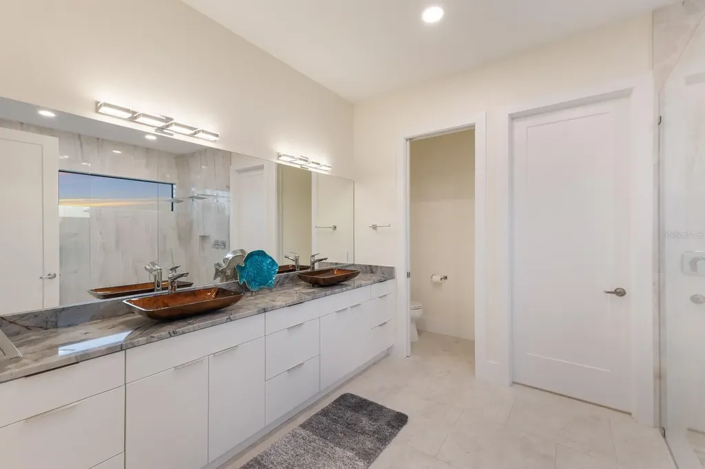 569 Rountree Drive Longboat Key FL 34228