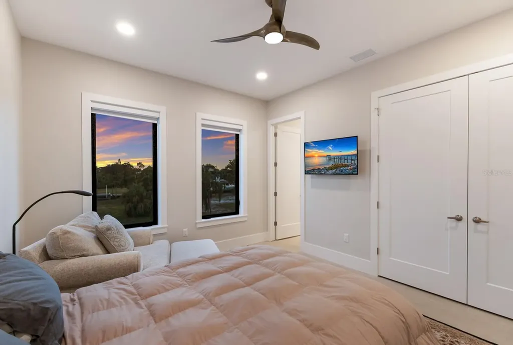 569 Rountree Drive Longboat Key FL 34228