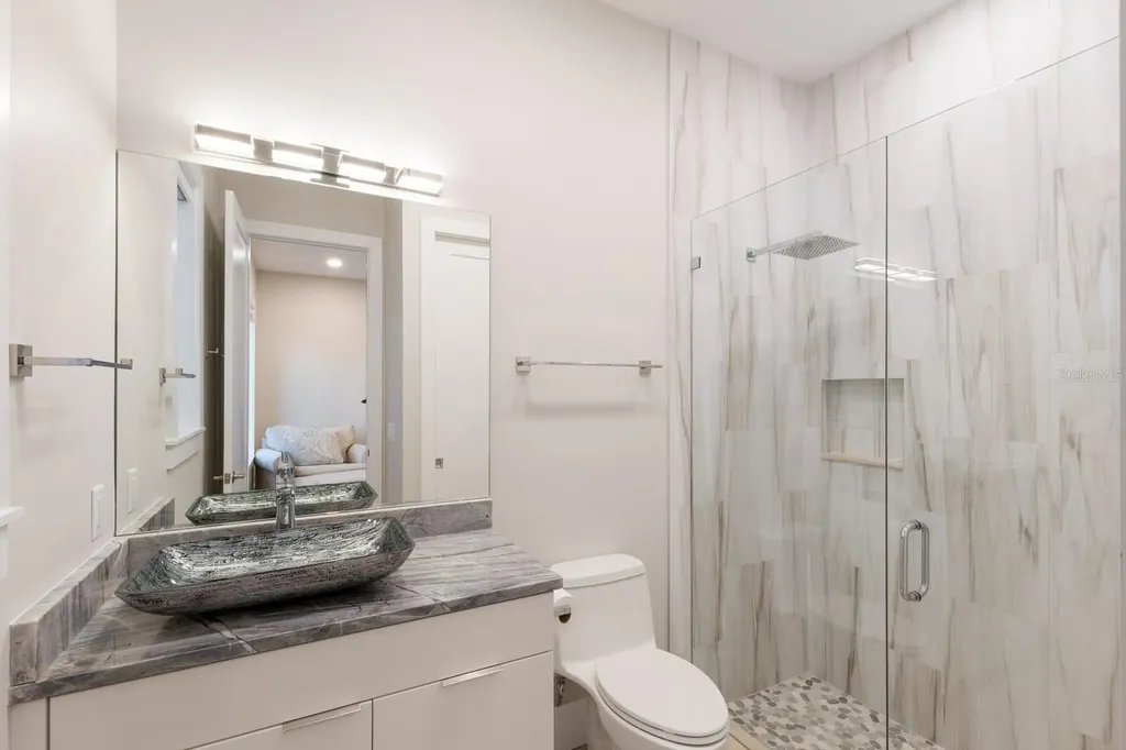 569 Rountree Drive Longboat Key FL 34228