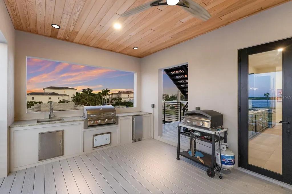 569 Rountree Drive Longboat Key FL 34228