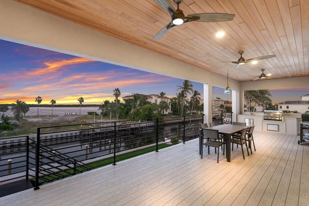 569 Rountree Drive Longboat Key FL 34228