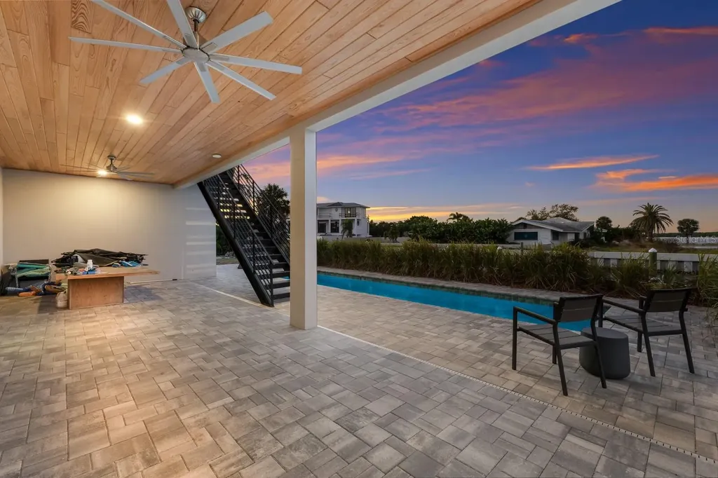 569 Rountree Drive Longboat Key FL 34228