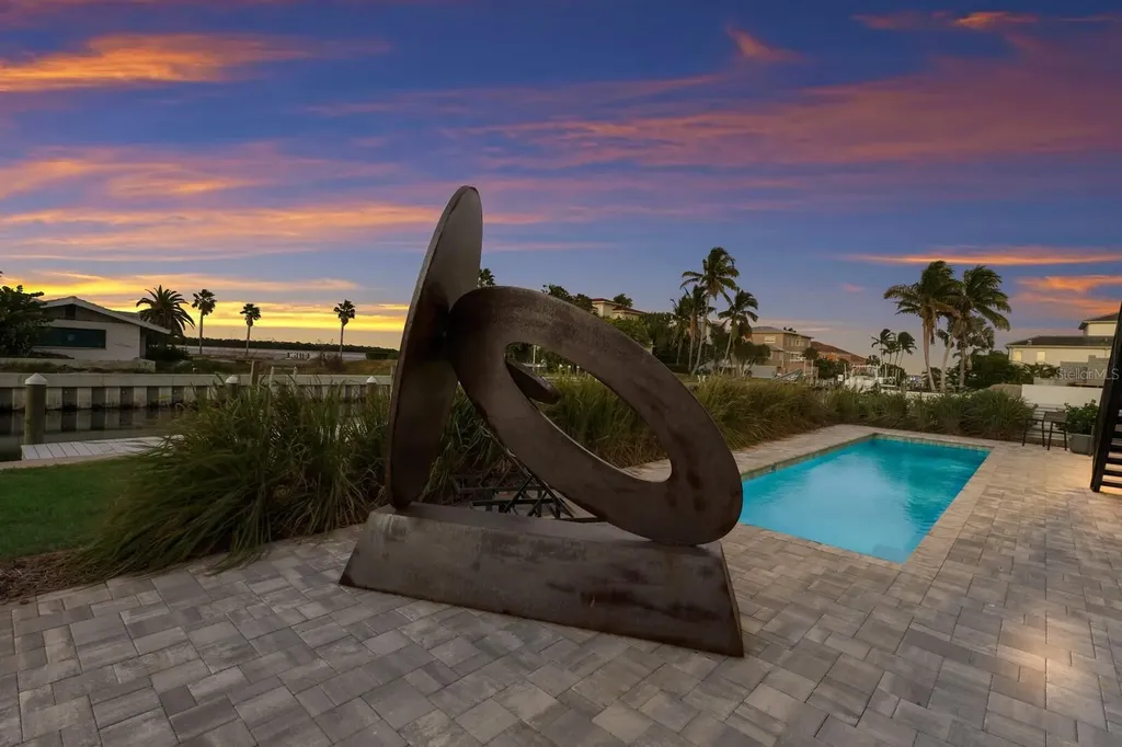 569 Rountree Drive Longboat Key FL 34228