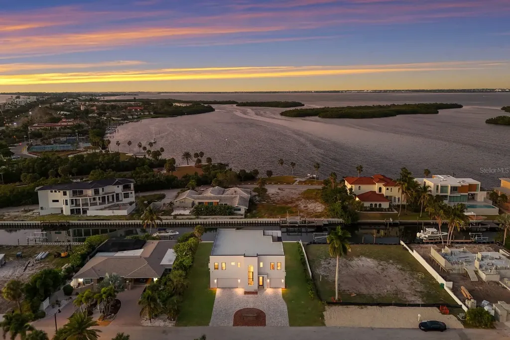 569 Rountree Drive Longboat Key FL 34228