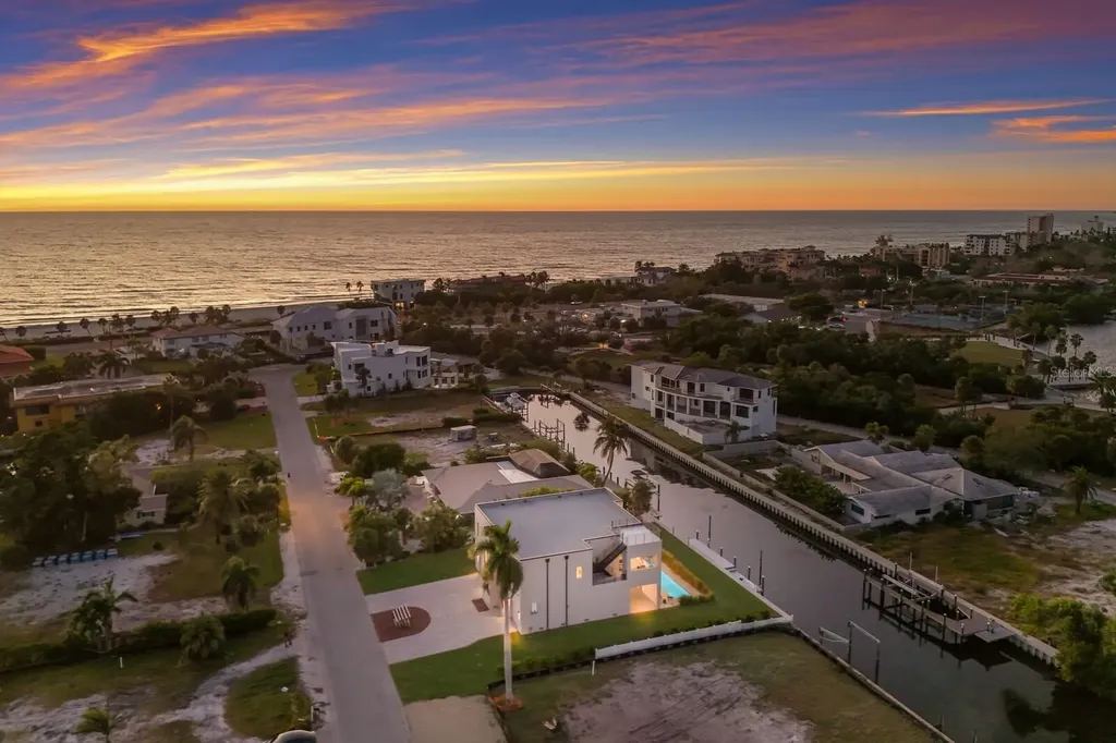 569 Rountree Drive Longboat Key FL 34228