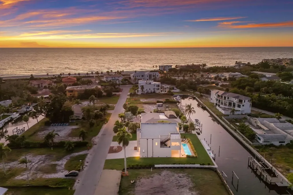 569 Rountree Drive Longboat Key FL 34228