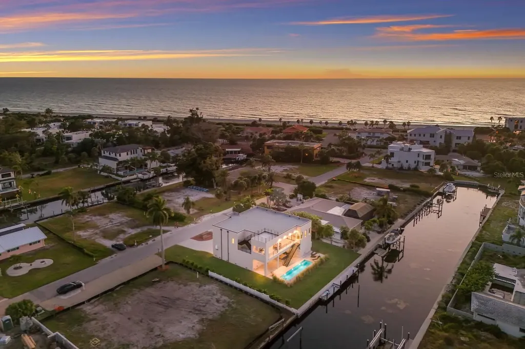 569 Rountree Drive Longboat Key FL 34228
