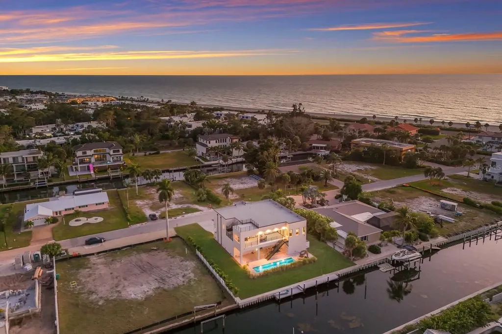 569 Rountree Drive Longboat Key FL 34228