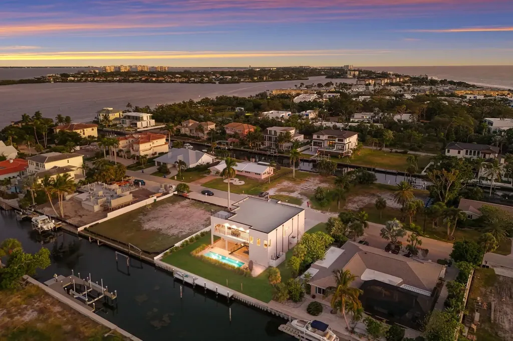 569 Rountree Drive Longboat Key FL 34228