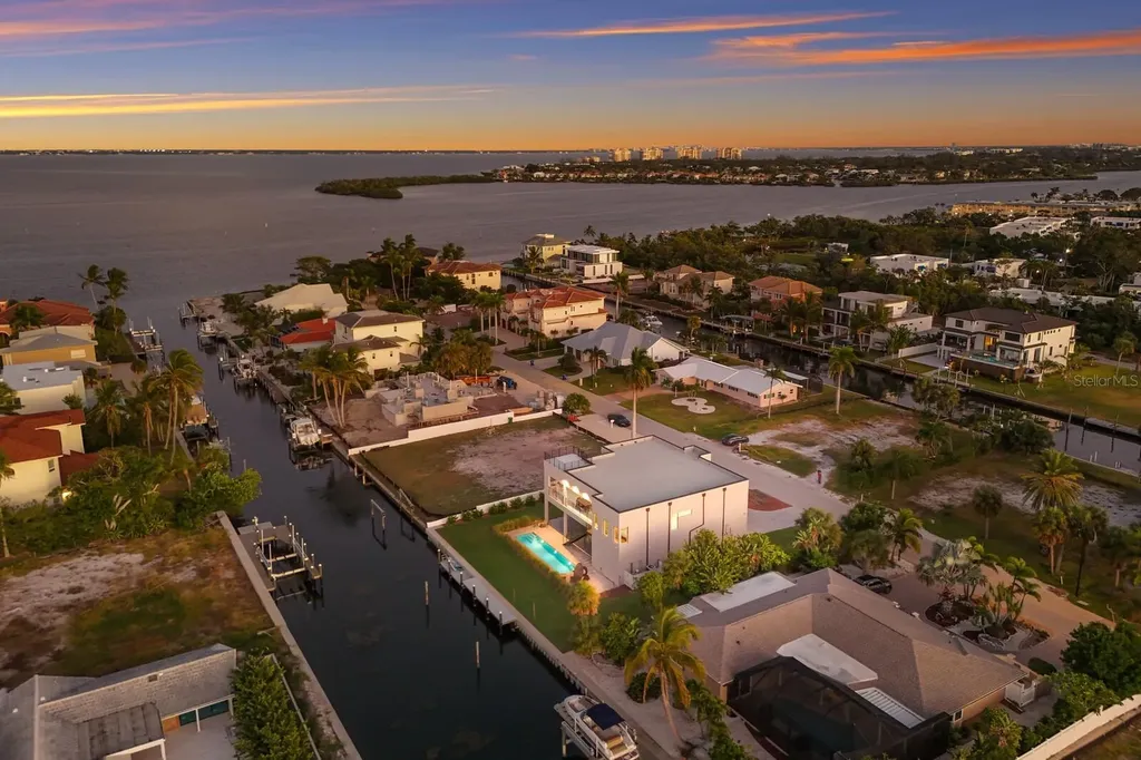 569 Rountree Drive Longboat Key FL 34228