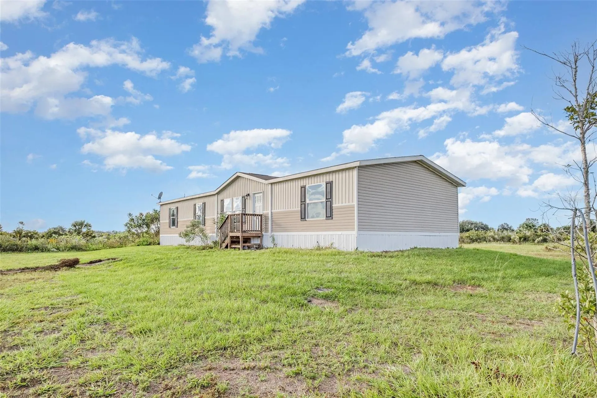16423 NW 262nd Street Okeechobee FL 34972