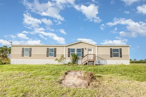 16423 NW 262nd Street Okeechobee FL 34972