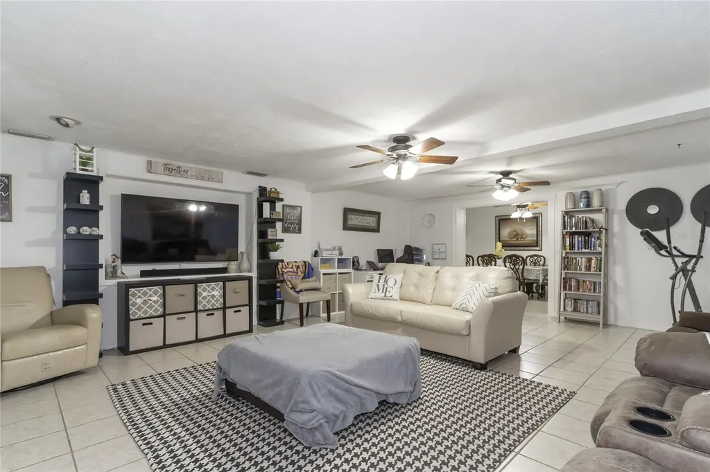 1802 E Knollwood Street Tampa FL 33610