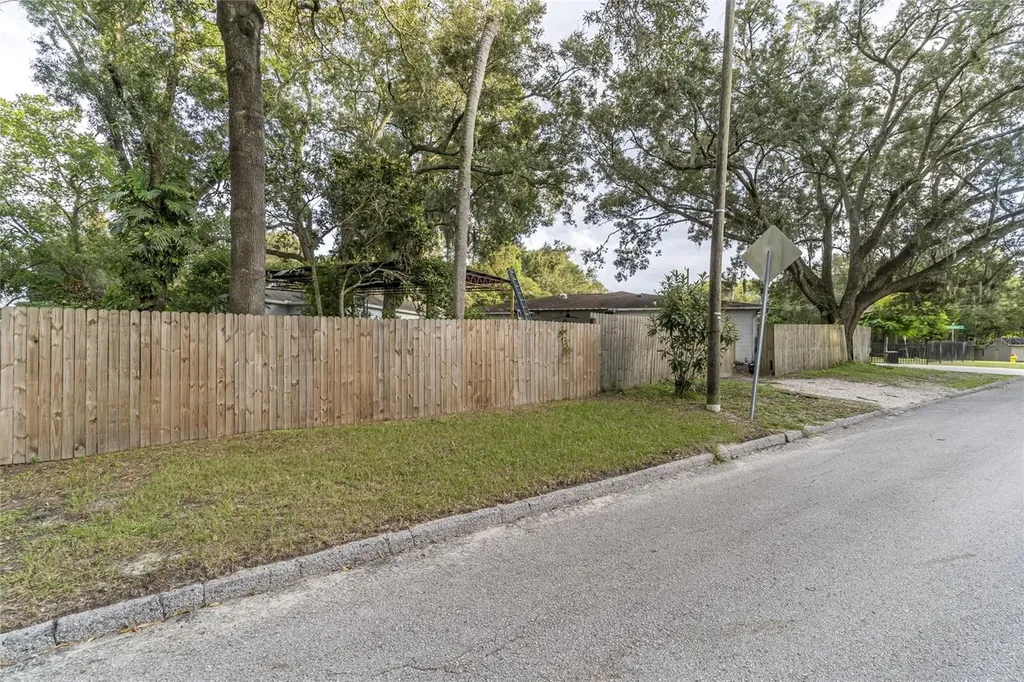 1802 E Knollwood Street Tampa FL 33610