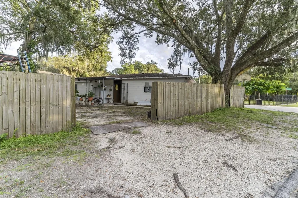 1802 E Knollwood Street Tampa FL 33610