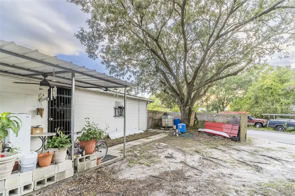 1802 E Knollwood Street Tampa FL 33610