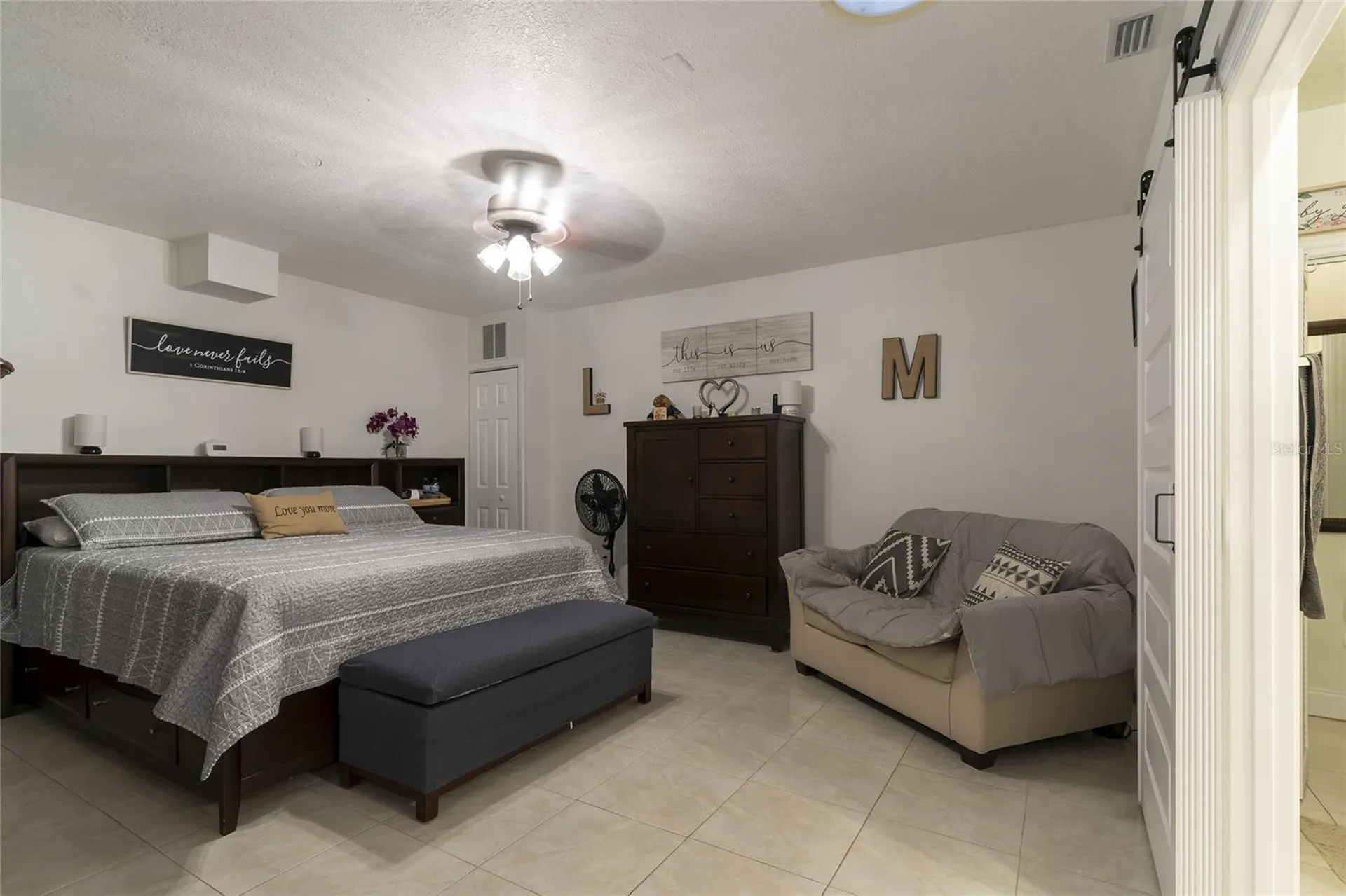 1802 E Knollwood Street Tampa FL 33610