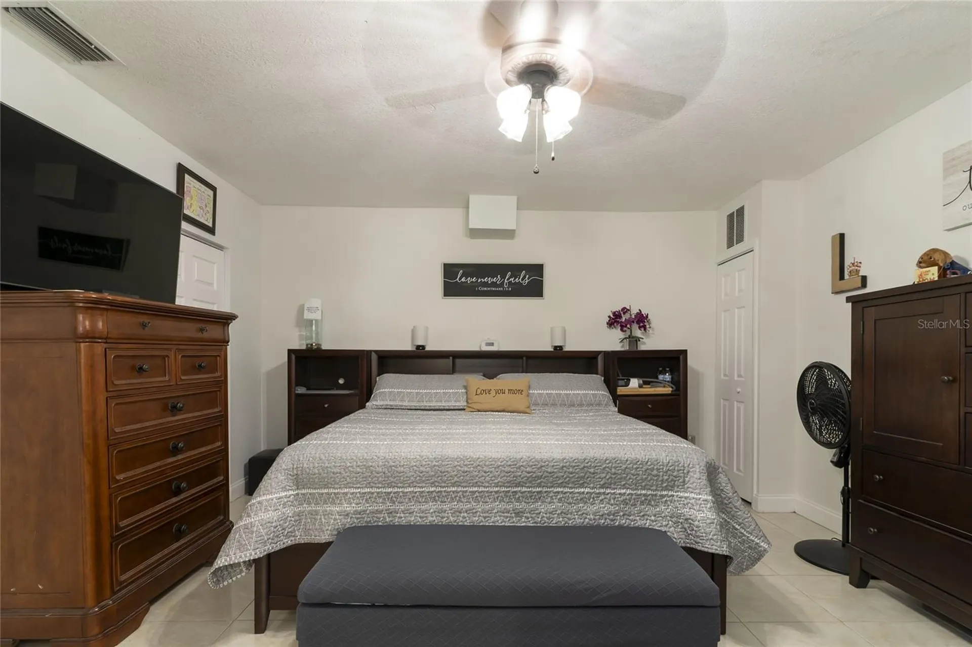 1802 E Knollwood Street Tampa FL 33610
