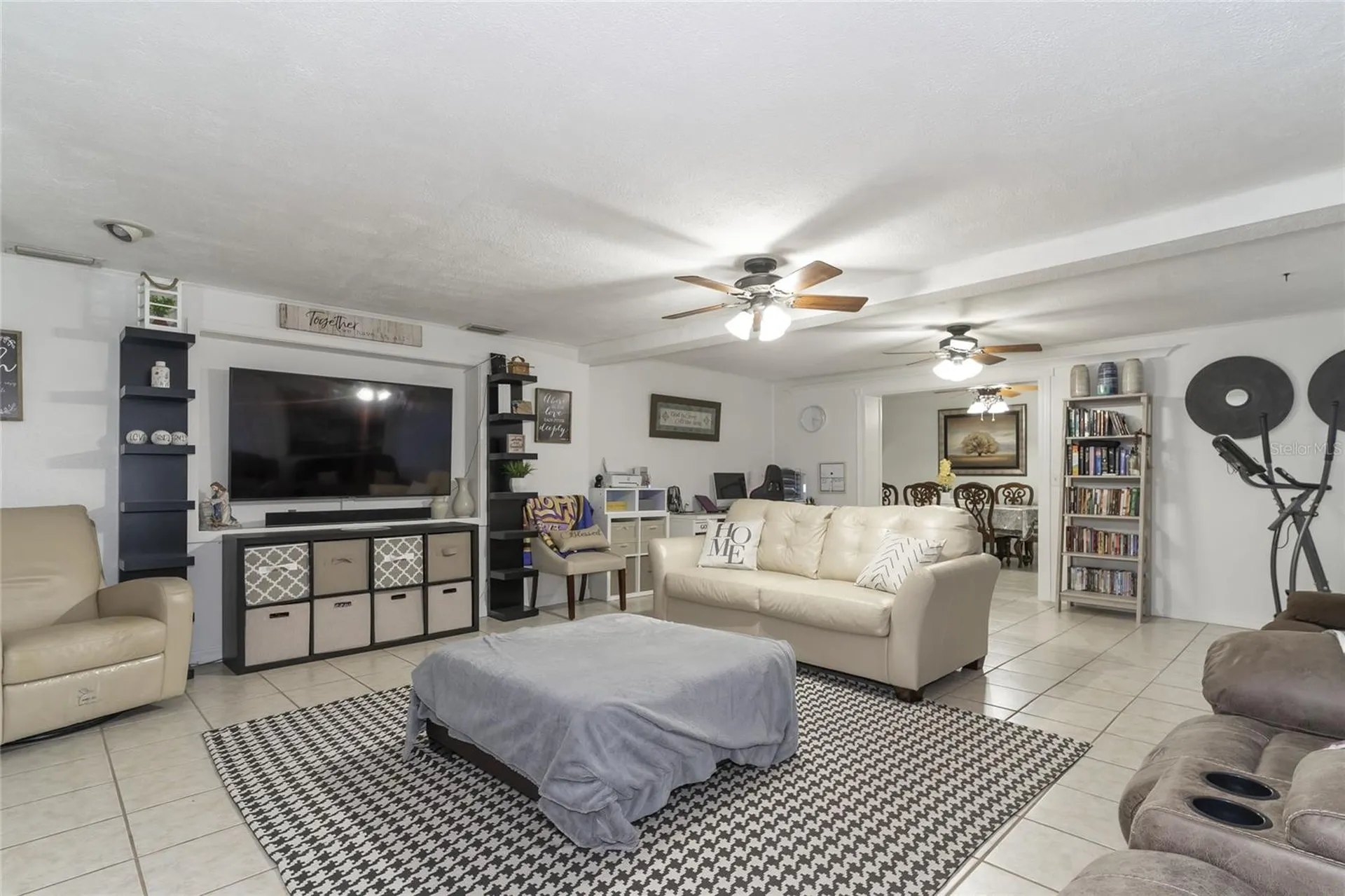 1802 E Knollwood Street Tampa FL 33610