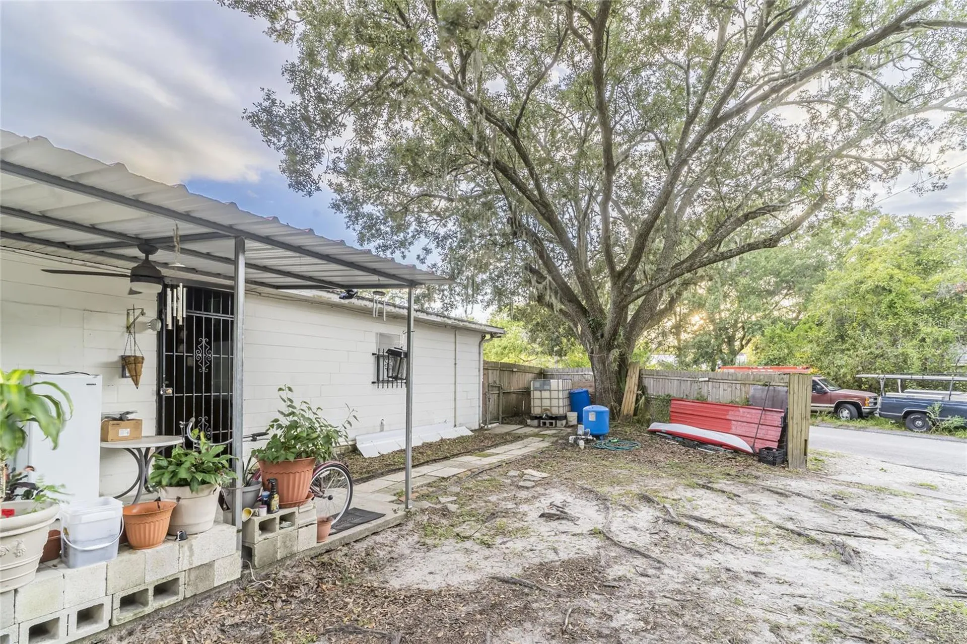 1802 E Knollwood Street Tampa FL 33610