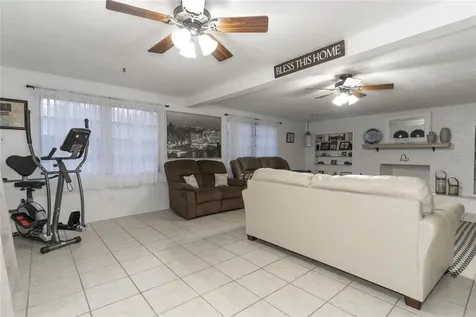 1802 E Knollwood Street Tampa FL 33610