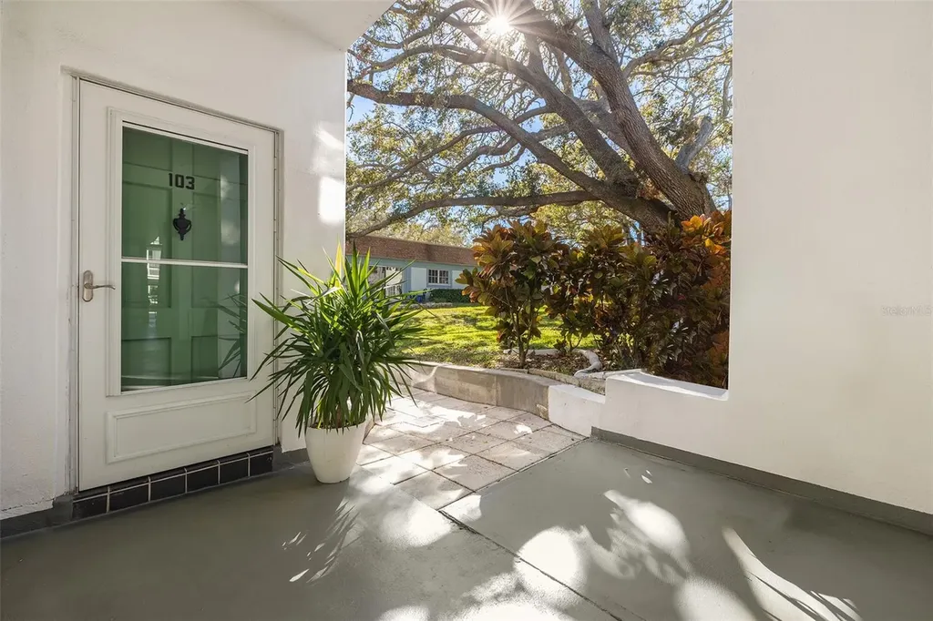 200 Glennes Lane Dunedin FL 34698