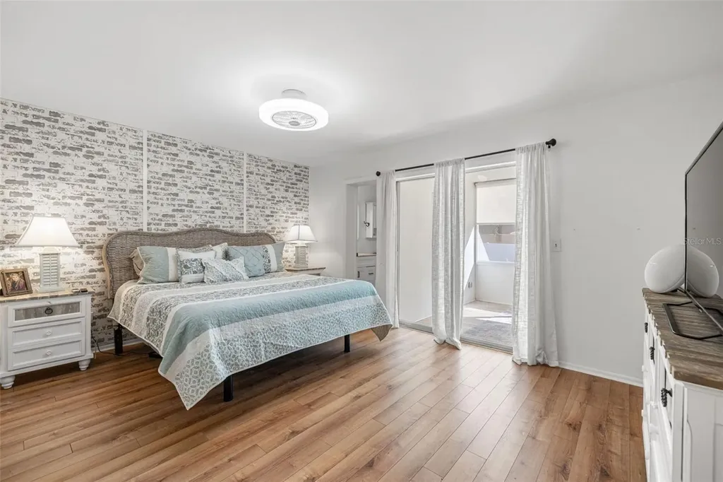 200 Glennes Lane Dunedin FL 34698