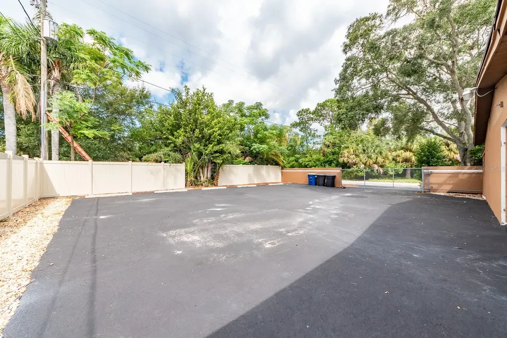 300 S Saturn Avenue Clearwater FL 33755