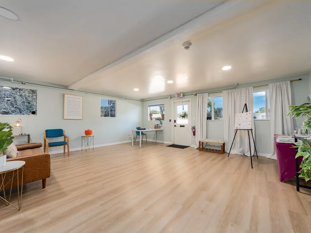 300 S Saturn Avenue Clearwater FL 33755