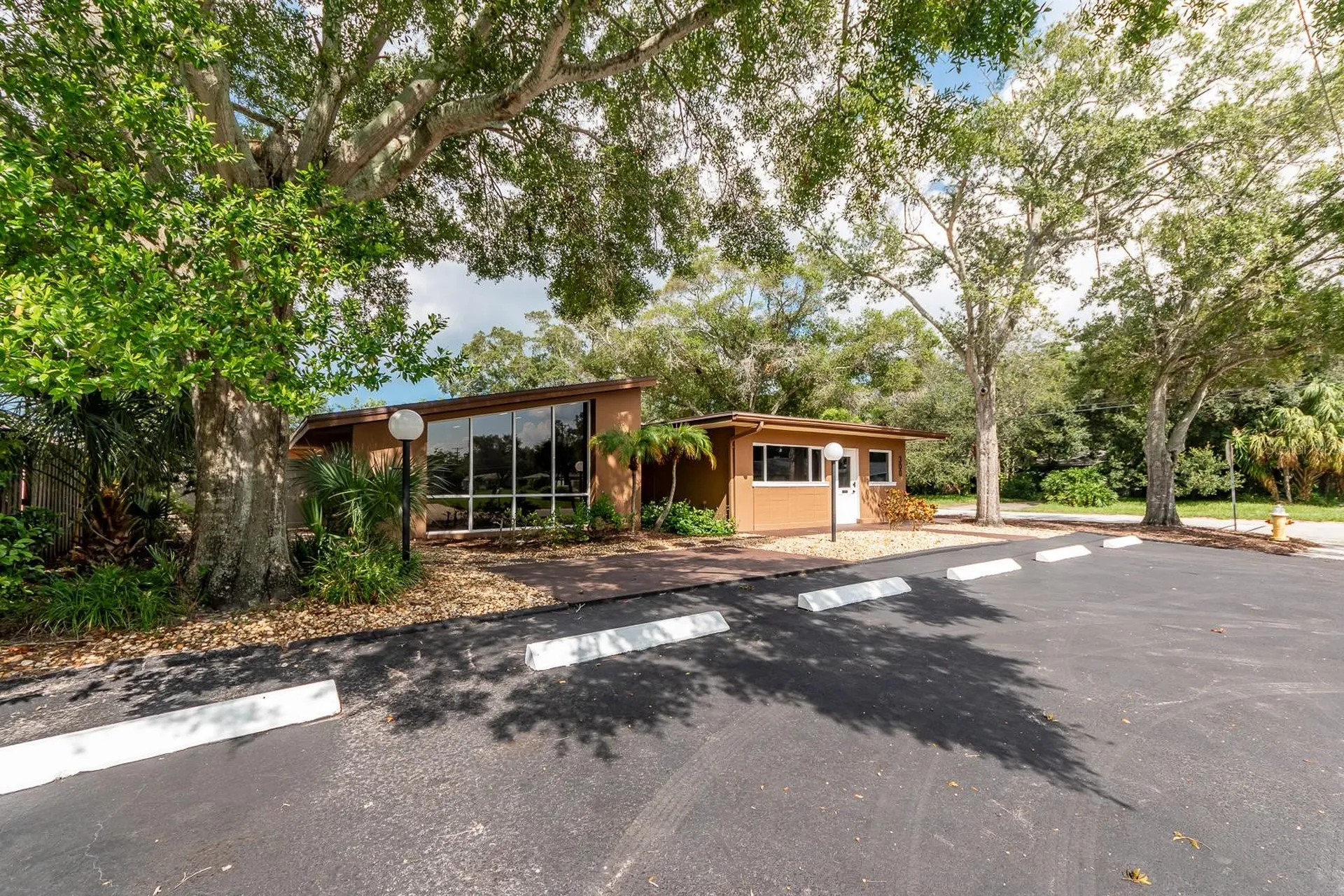 300 S Saturn Avenue Clearwater FL 33755