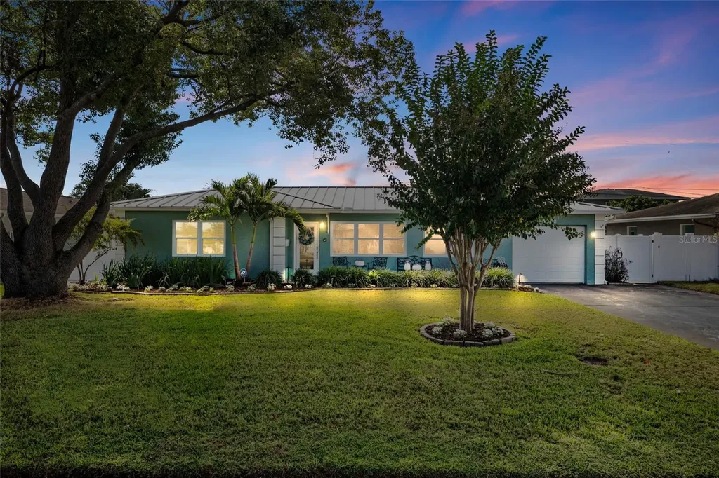 3862 26th Avenue N St Petersburg FL 33713